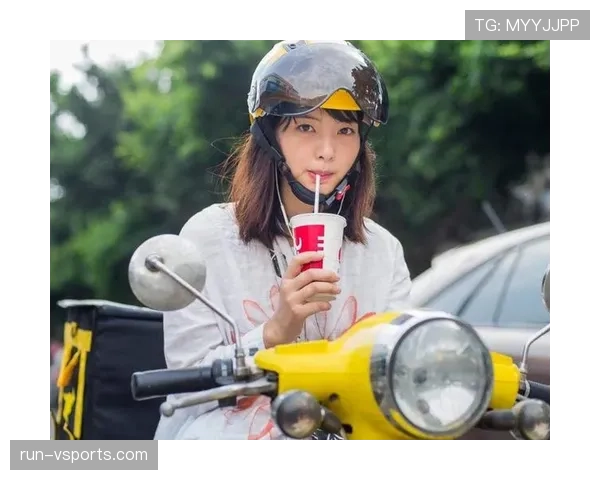 常园拎个菜篮子结账，收银妹子当场愣住，这画面像段热搜小短剧